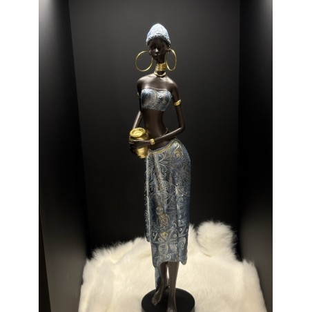 Africaine vase sur la hanche